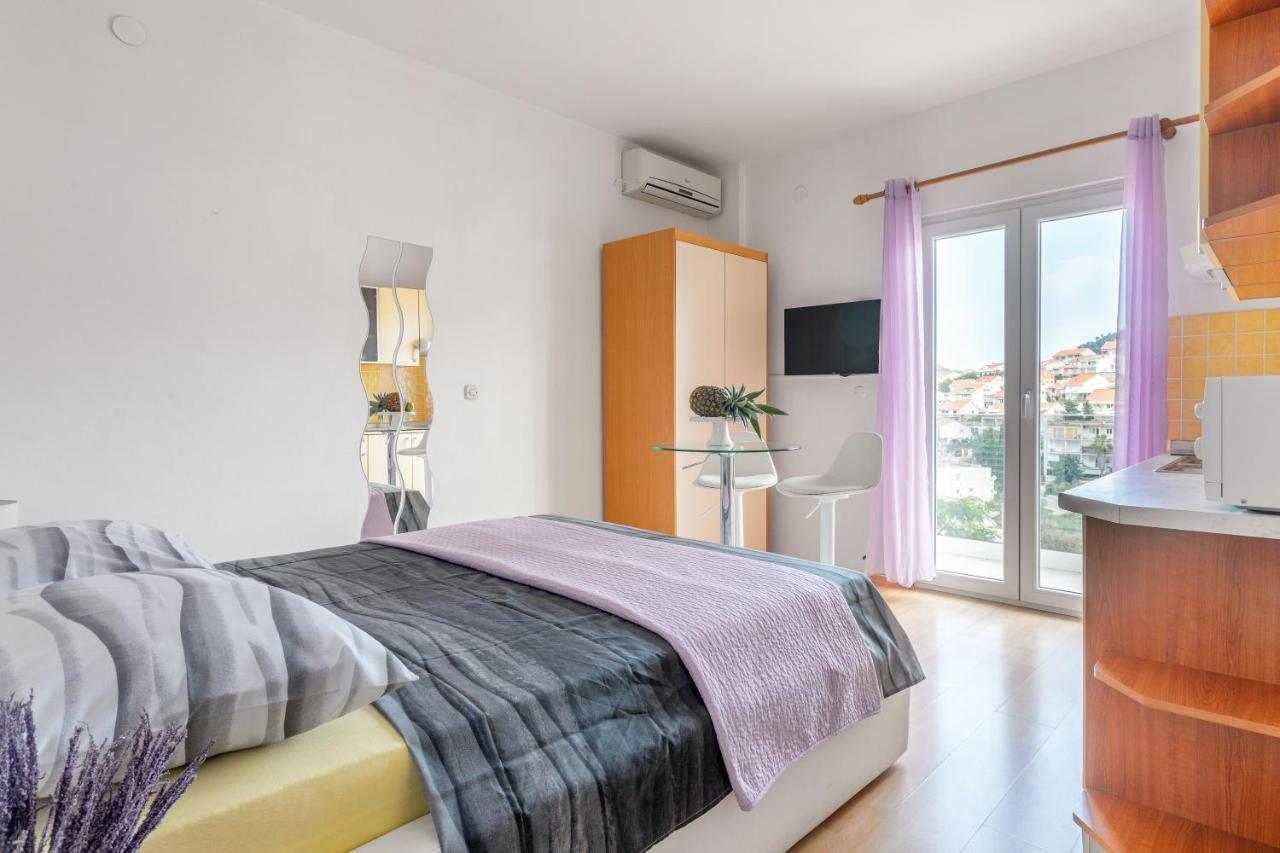 Apartments Dobrila Хвар Екстер'єр фото